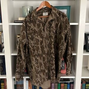 Vintage Mossy Oak lined shirt.